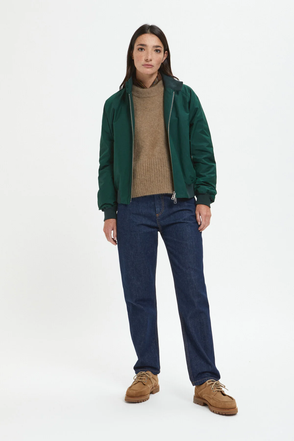 G9 Woman - Image 3